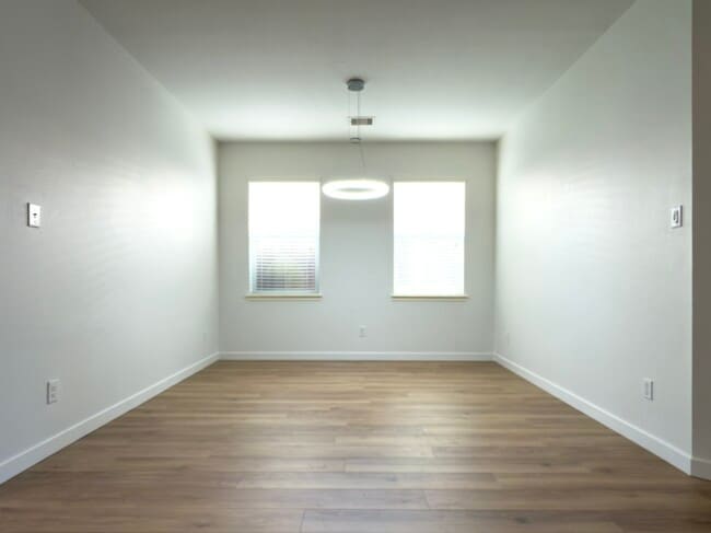 Building Photo - 2802 Ridgeglen Ln