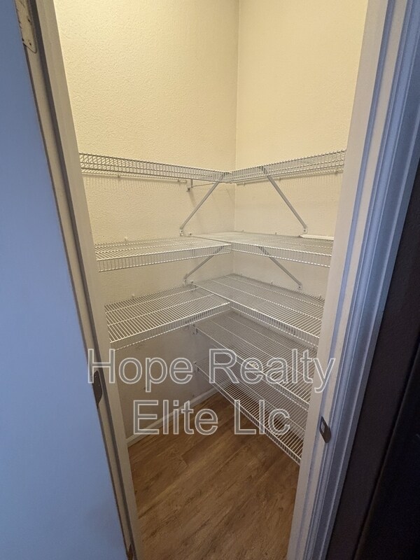 Building Photo - 7640 Fiona Ln