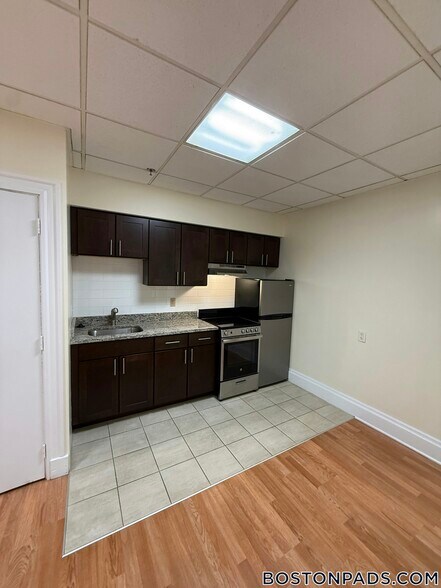 Building Photo - 62 Boylston St