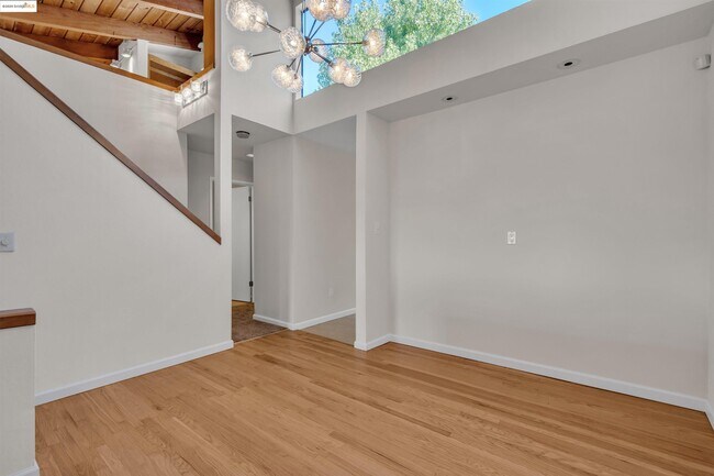 Building Photo - 57 Sereno Cir