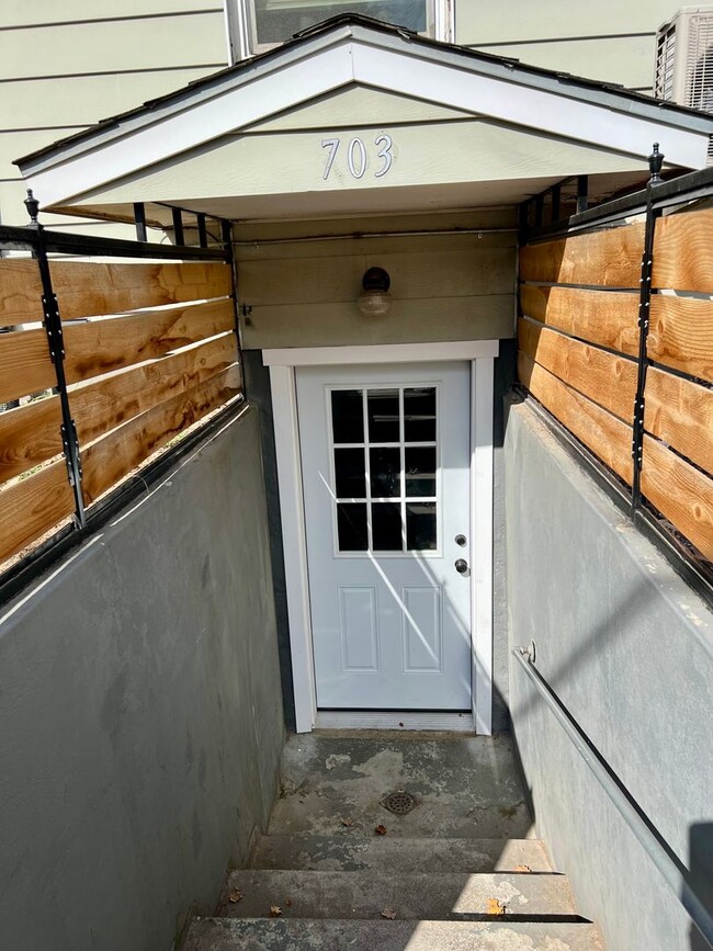 Building Photo - LR Johnson Triplex