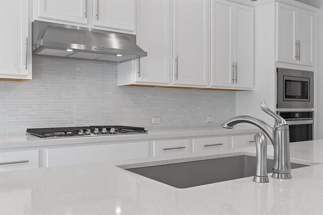 Building Photo - 102 Majestic Arroyo Way