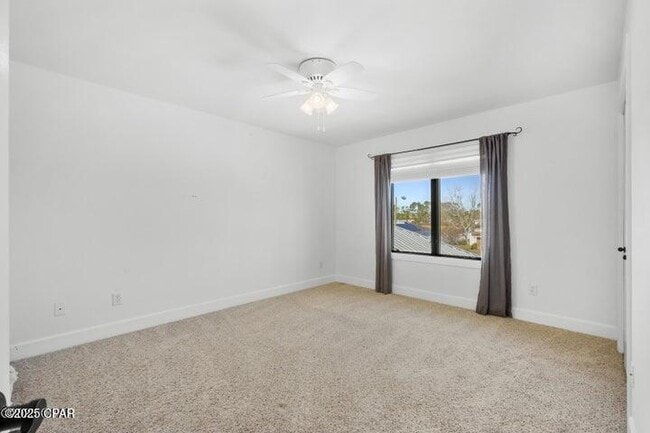 Building Photo - 2205 N Harbour Dr