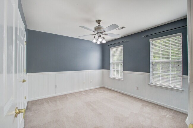 Building Photo - 5421 Red Tip Ln