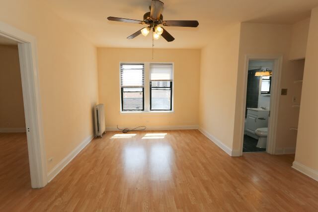 Building Photo - 4856 N Damen Ave