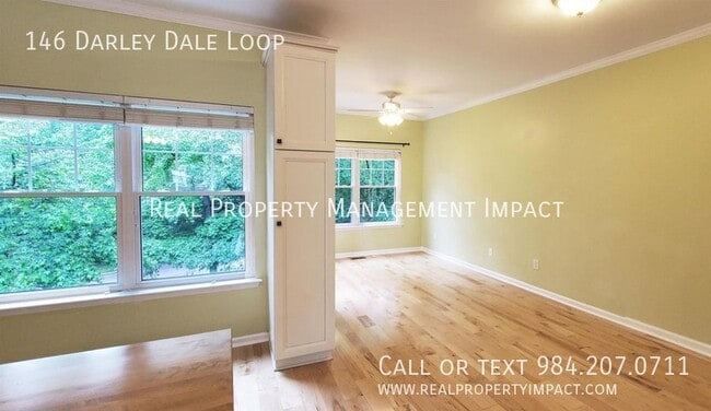 Building Photo - 146 Darley Dale Loop