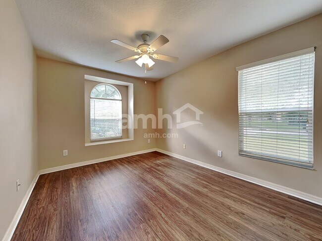 Building Photo - 9827 White Barn Way