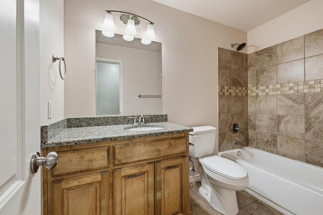 Building Photo - Step into comfort and modern convenience with this charming 3-bedroom, 2-bathroom home in Sherman...