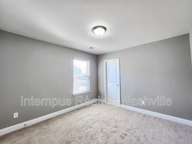 Building Photo - 1005 Maleventum Way