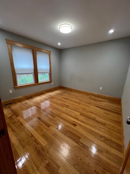 Building Photo - 152 Winchester St