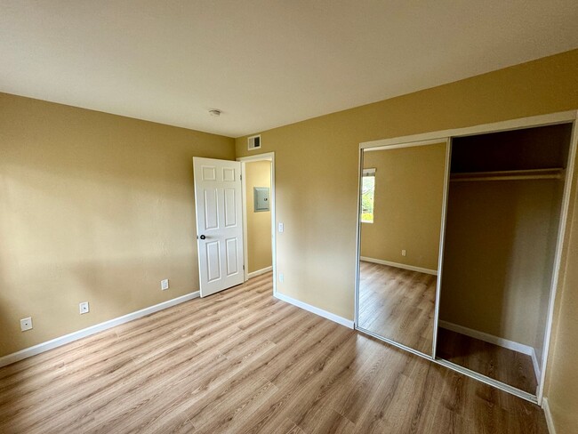 Building Photo - Great 2B/1BA Condo in Oceanside!