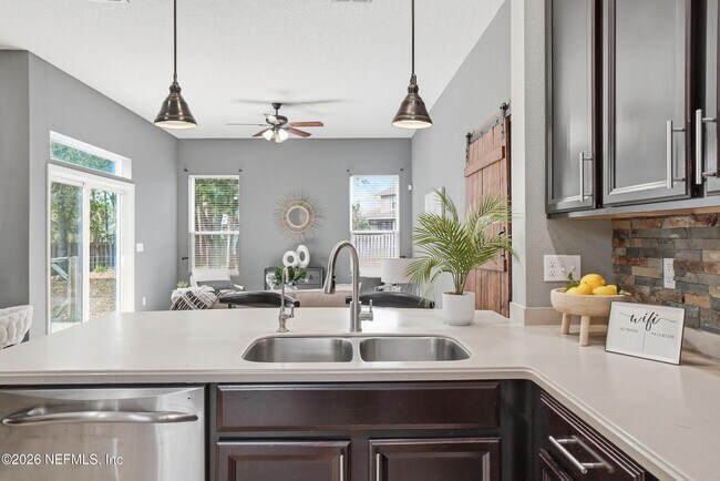 Building Photo - 4269 Victoria Lakes Dr W