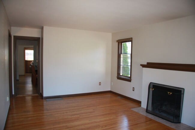 Building Photo - 2bd/1ba Seattle House