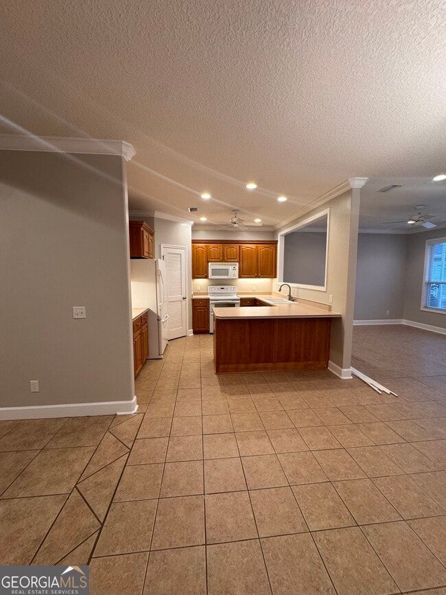 Building Photo - 121 Austin Ryan Dr