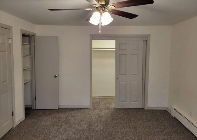 Building Photo - 413 Prairie Rd