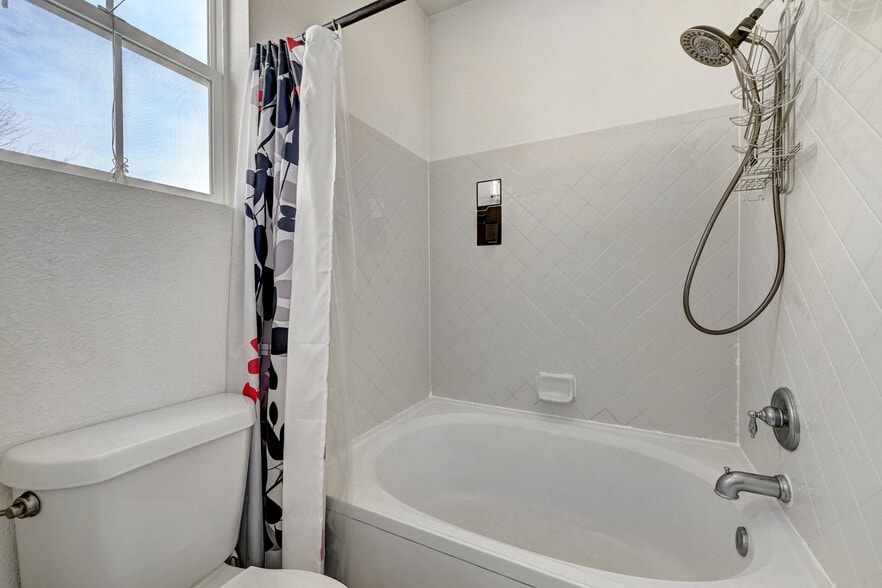 Master Bathroom - 13043 Grant Cir E