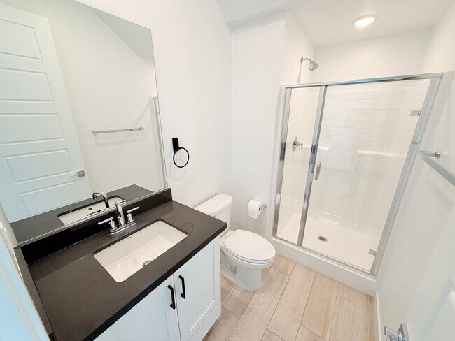 Building Photo - Beautifully upgraded home in the desirable Le Campanile Community