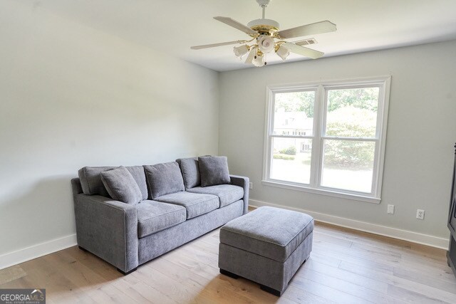 Building Photo - 335 Butterfield Ln