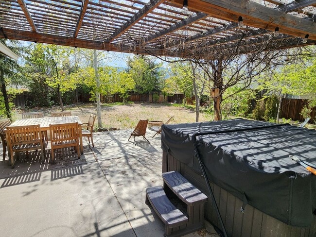 Building Photo - Home For Lease in the Wildhorse area of Mi...