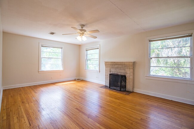 Building Photo - 2921 Olga Pl