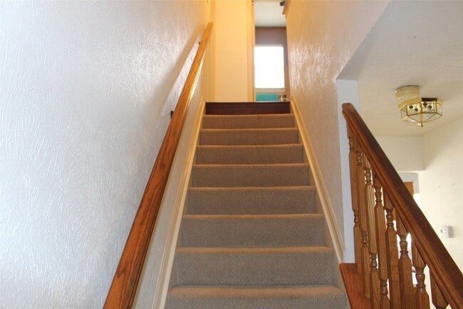 Building Photo - 7063 River Garden Dr