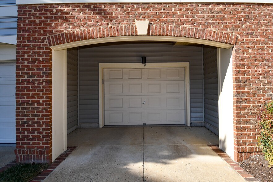 Building Photo - 11322 Westbrook Mill Ln