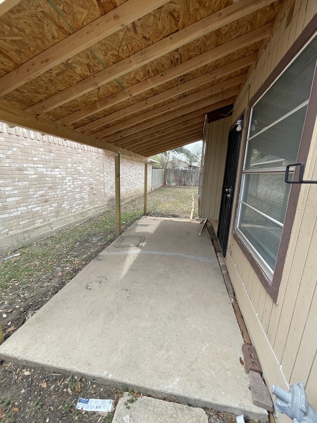 Building Photo - 2730 Mud Lake Dr