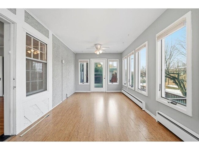 Building Photo - 3540 Irving Ave S