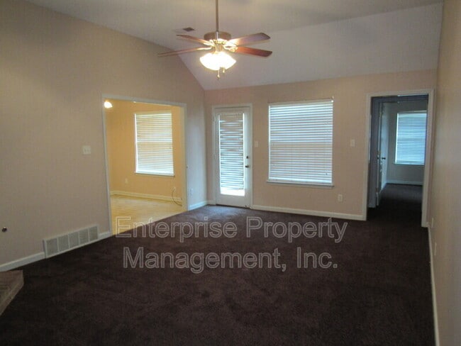 Building Photo - 9740 Riggin Dr