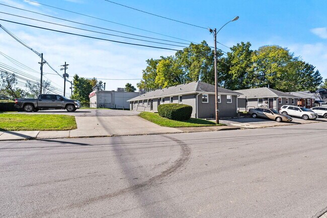 Building Photo - 528 Booker St