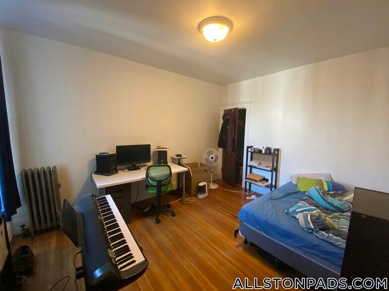 Building Photo - 19 Long Ave