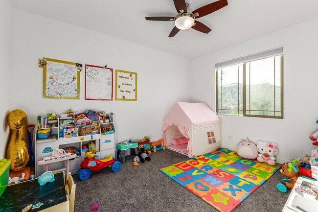 Building Photo - 6759 N 128th Dr