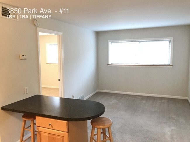 Building Photo - 3850 Park Ave