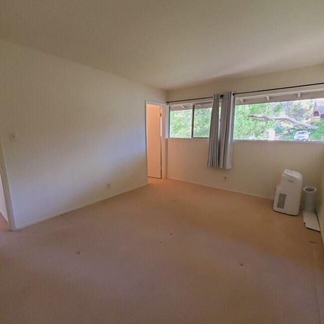 Building Photo - Pinole Crest 2 bedroom/2 bath Condo ~Light...
