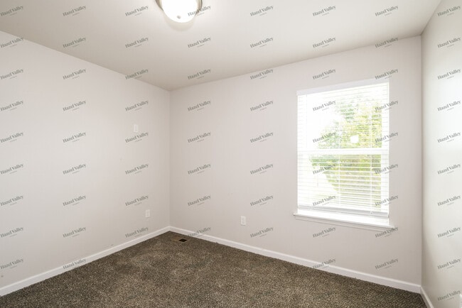 Building Photo - 1650 Woods Mill Dr