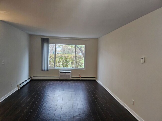 Building Photo - 1400 Light Road