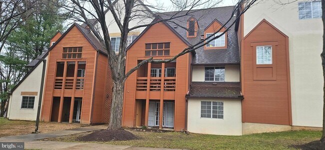 Primary Photo - 4906 Columbia Rd