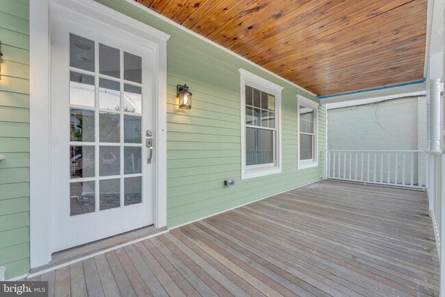 Building Photo - 15 N Main St