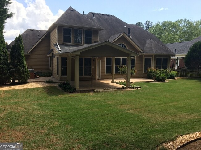 Building Photo - 206 Lake Forest Dr