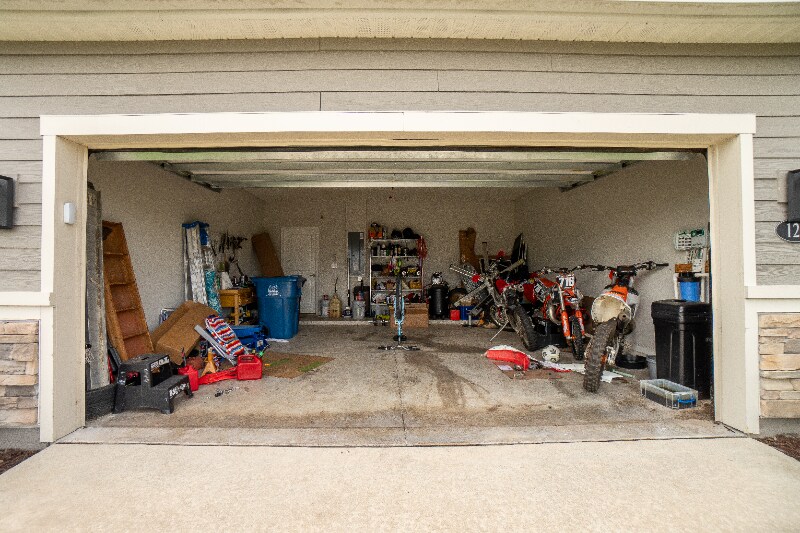 Building Photo - 129 Fallen Oak Tr