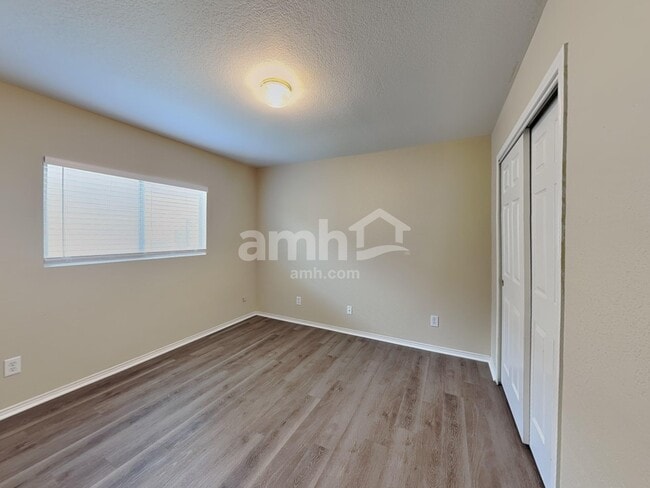 Building Photo - 806 Silverado Way