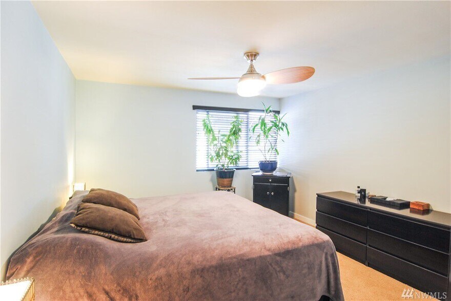 Building Photo - Great Location!!!