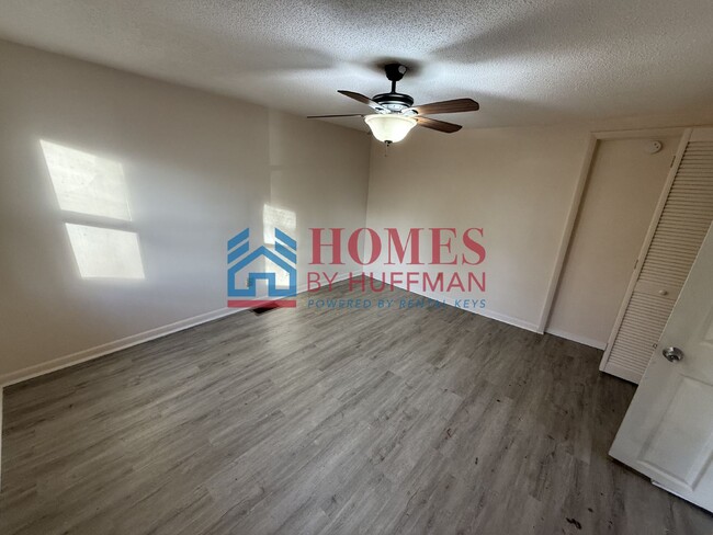 Building Photo - Two Bedroom House | Vinyl Flooring