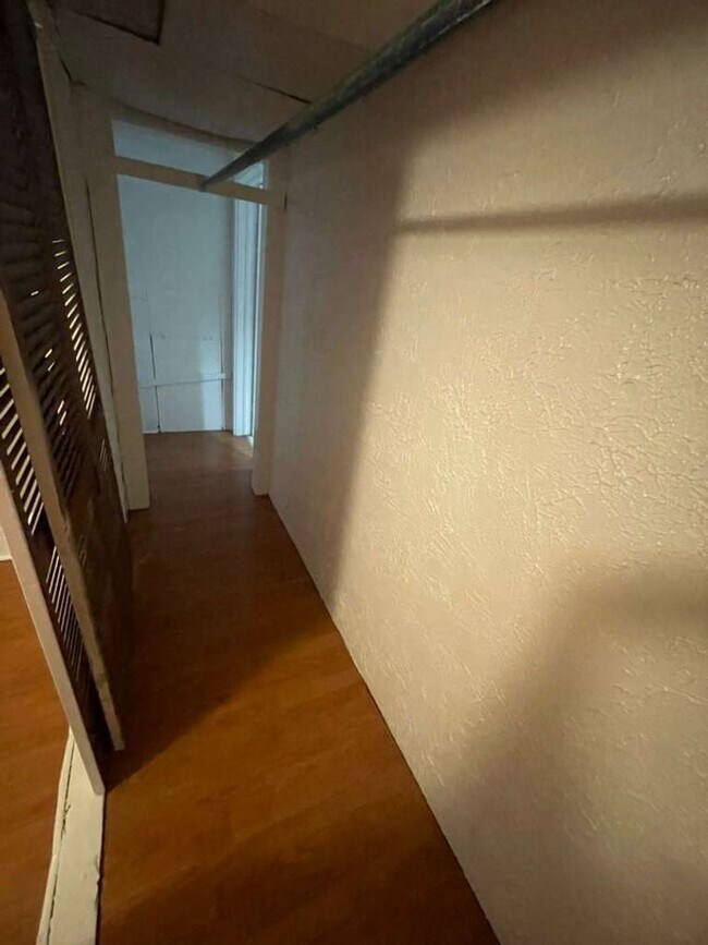 Building Photo - 8406 N Brooks St