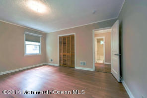 Building Photo - 180 Cliftwood Rd