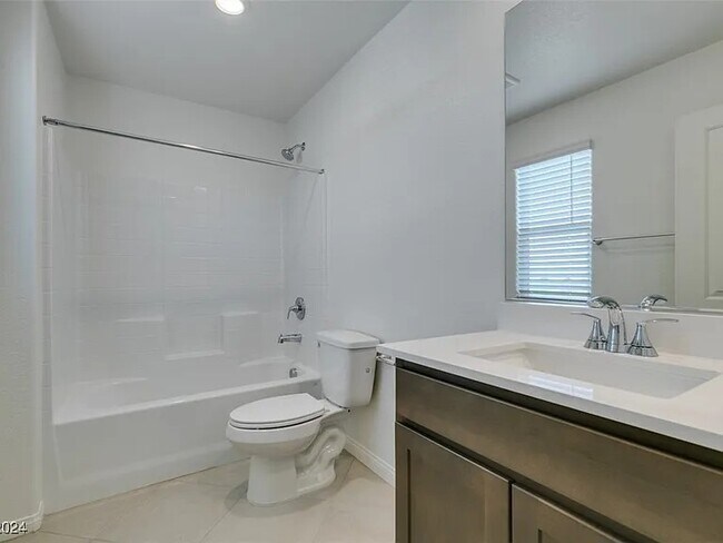 Building Photo - 6985 Solano Cyn Ave