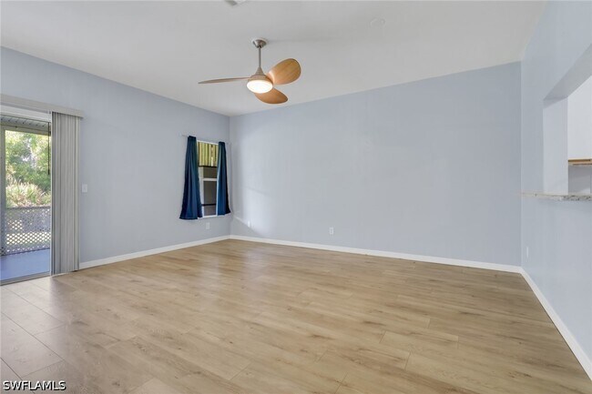 Building Photo - 6085 Lakefront Dr