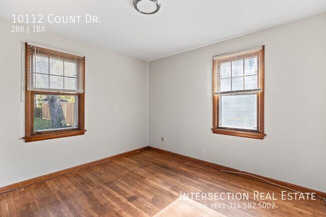 Building Photo - 10112 Count Dr
