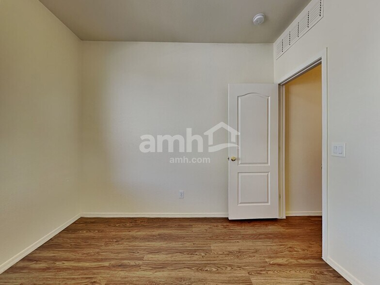 Building Photo - 12363 W Jackson St