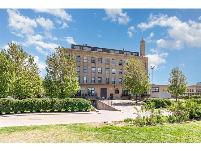 Building Photo - 730 Stinson Blvd NE